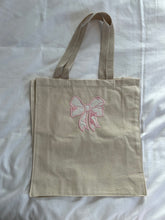 Load image into Gallery viewer, Bow Appliqué Tote Bag
