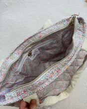 Load image into Gallery viewer, Floral Day in the Park Quilted Handmade Tote Zipper Bag
