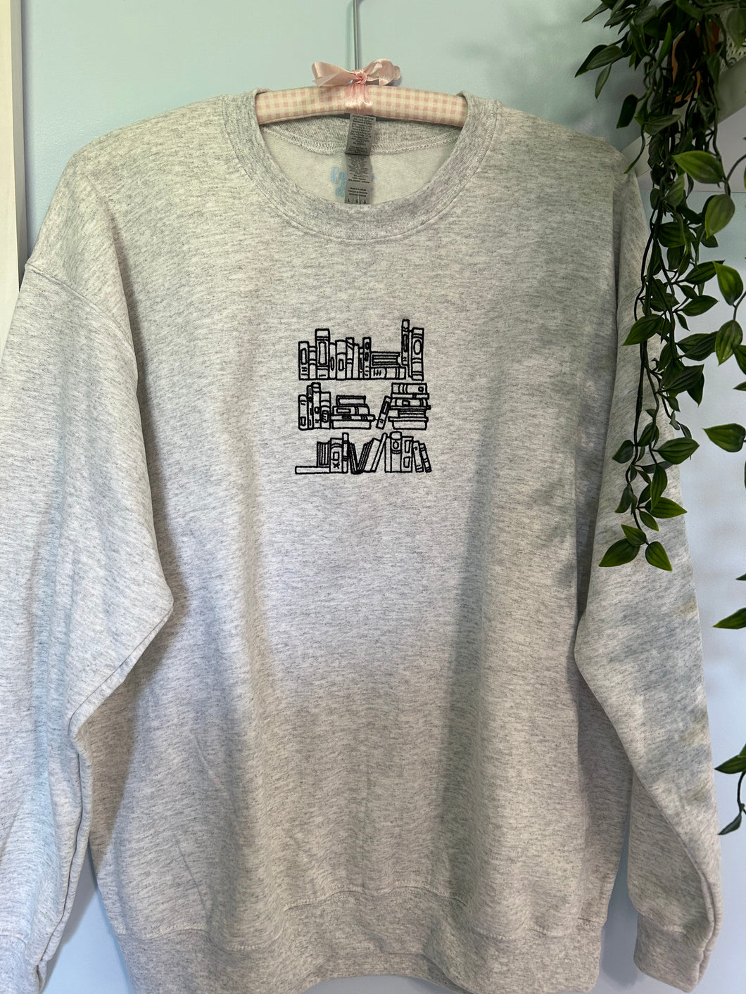 Bookshelf Crewneck